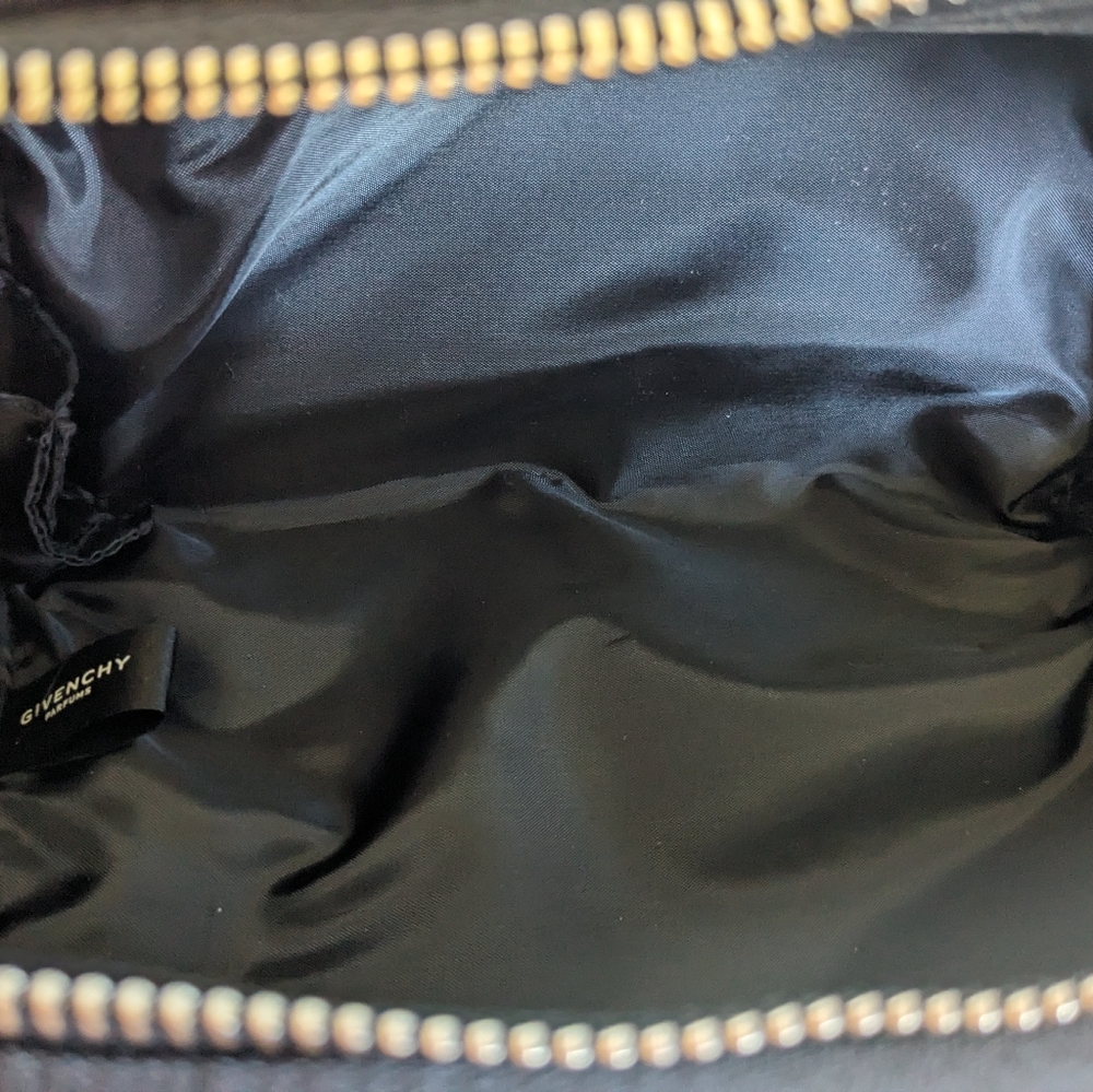 Givenchy - Picture 9 of 10